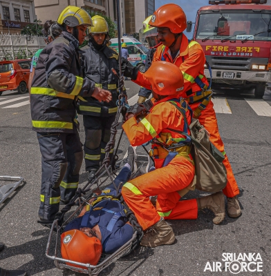 SLAF CONDUCTS A FIRE AND RESCUE DRILL AT THE CENTRAL BANK OF SRI LANKA
