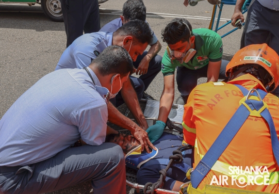 SLAF CONDUCTS A FIRE AND RESCUE DRILL AT THE CENTRAL BANK OF SRI LANKA