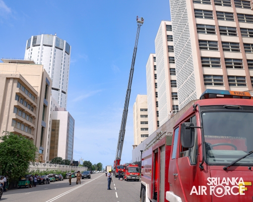 SLAF CONDUCTS A FIRE AND RESCUE DRILL AT THE CENTRAL BANK OF SRI LANKA
