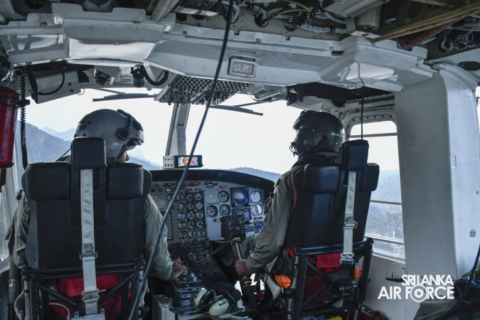 SLAF DEPLOYS BELL 412 HELICOPTER TO EXTINGUISH FIRE IN NALLATHANNIYA FOREST RESERVE