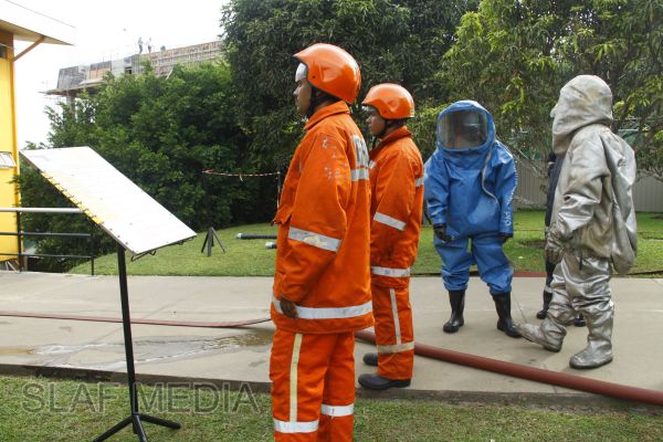 මිලේනියම් ඉන්ෆොර්මේෂන් ගොඩනැගිල්ලේදී ගිණි නිවීමේ හා ජීවිත ගලවා ගැනීමේ පුහුණු වැඩසටහන සාර්ථකව නිමකෙරේ