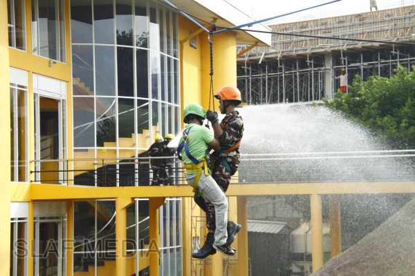 මිලේනියම් ඉන්ෆොර්මේෂන් ගොඩනැගිල්ලේදී ගිණි නිවීමේ හා ජීවිත ගලවා ගැනීමේ පුහුණු වැඩසටහන සාර්ථකව නිමකෙරේ