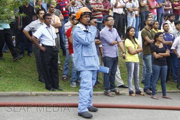 මිලේනියම් ඉන්ෆොර්මේෂන් ගොඩනැගිල්ලේදී ගිණි නිවීමේ හා ජීවිත ගලවා ගැනීමේ පුහුණු වැඩසටහන සාර්ථකව නිමකෙරේ