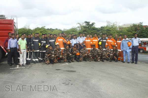 මිලේනියම් ඉන්ෆොර්මේෂන් ගොඩනැගිල්ලේදී ගිණි නිවීමේ හා ජීවිත ගලවා ගැනීමේ පුහුණු වැඩසටහන සාර්ථකව නිමකෙරේ