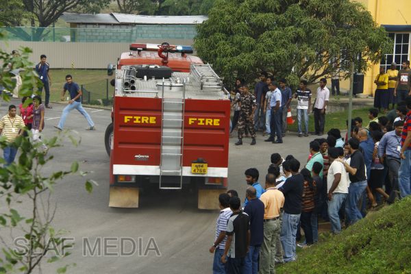 මිලේනියම් ඉන්ෆොර්මේෂන් ගොඩනැගිල්ලේදී ගිණි නිවීමේ හා ජීවිත ගලවා ගැනීමේ පුහුණු වැඩසටහන සාර්ථකව නිමකෙරේ