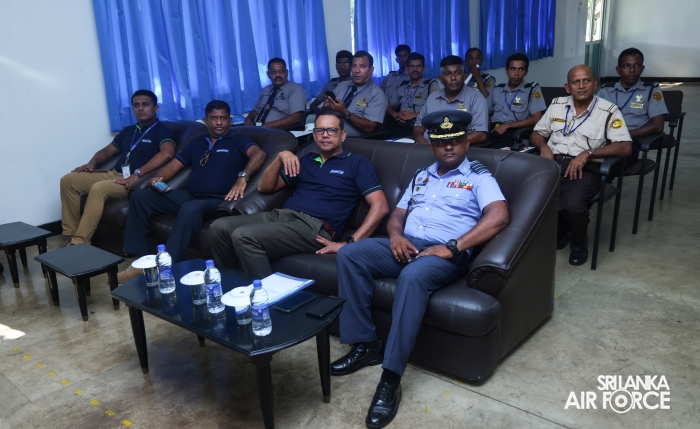 SLAF FIRE SCHOOL TRAINS COMMERCIAL BANK SECURITY OFFICERS ON FIRE AWARENESS