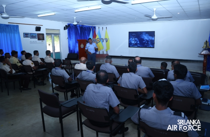 SLAF FIRE SCHOOL TRAINS COMMERCIAL BANK SECURITY OFFICERS ON FIRE AWARENESS