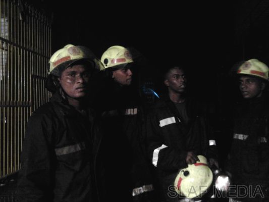 SLAF Fire Fighters Respond to Blaze in Mt. Lavinia