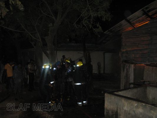 Fire Fighters of
SLAF Academy China Bay in Action at Mitsui Fire