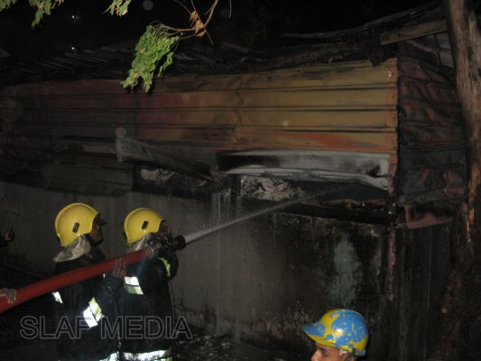 Fire Fighters of
SLAF Academy China Bay in Action at Mitsui Fire