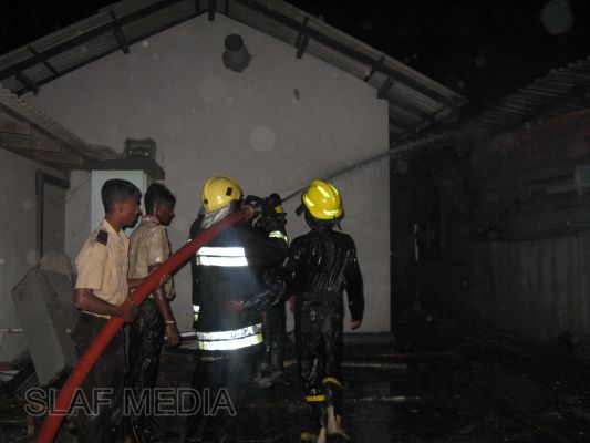 Fire Fighters of
SLAF Academy China Bay in Action at Mitsui Fire