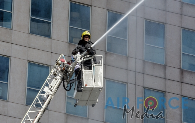 SLAF Firefighters Assists to Conduct Fire and Rescue Drill at BOC Head Office Building
