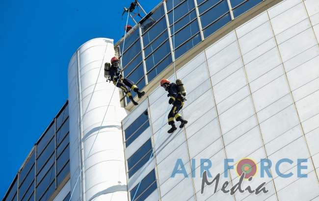 SLAF Firefighters Assists to Conduct Fire and Rescue Drill at BOC Head Office Building