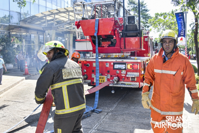 SLAF ASSIST TO CONDUCT FIRE AND RESCUE DRILL AT THE LANKA HOSPITALS CORPORATION