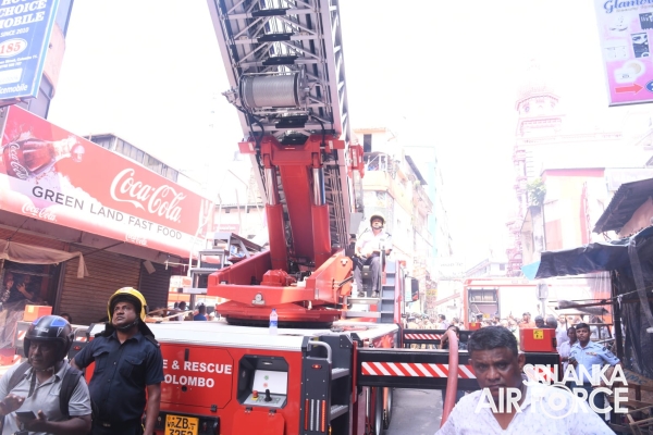 SLAF
ASSISTS TO COLOMBO FIRE BRIGADE TO DOUSE THE FIRE AT PETTAH
