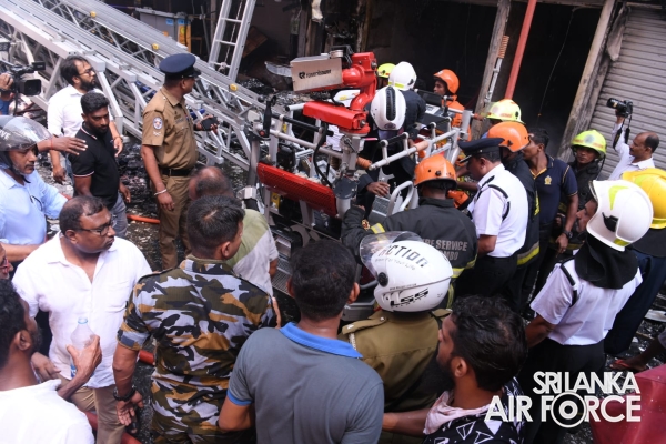 SLAF
ASSISTS TO COLOMBO FIRE BRIGADE TO DOUSE THE FIRE AT PETTAH