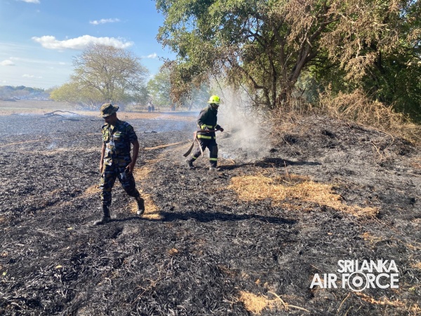 SLAF FIRE & RESCUE TEAM RESPONDS SWIFTLY TO FOREST FIRE IN VAVUNIYA