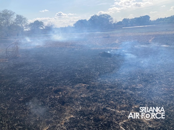 SLAF FIRE & RESCUE TEAM RESPONDS SWIFTLY TO FOREST FIRE IN VAVUNIYA