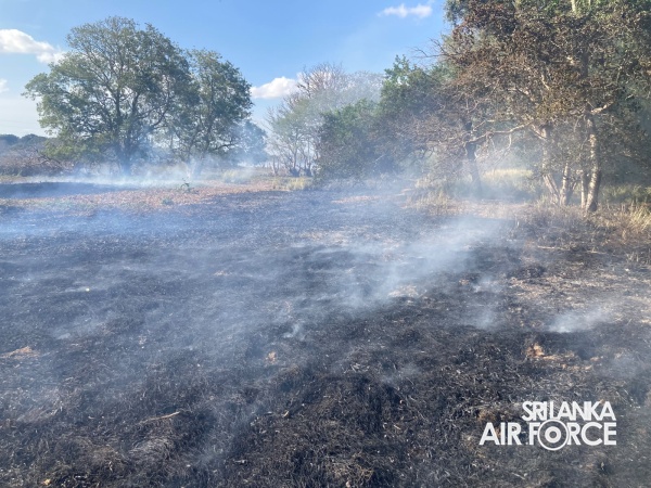 SLAF FIRE & RESCUE TEAM RESPONDS SWIFTLY TO FOREST FIRE IN VAVUNIYA