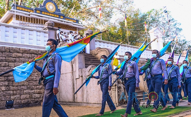 Sri
Lanka Air Force Conducts Flag Blessing at 'Sri Maha Bodhi' in
Anuradhapura