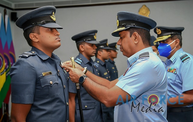 AWARDING OF FLIGHT ENGINEER BREVETS