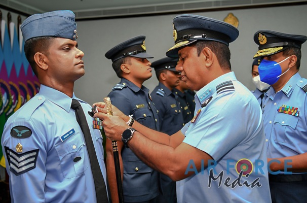 AWARDING OF FLIGHT ENGINEER BREVETS