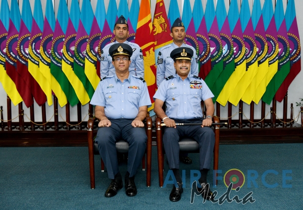 Awarding of Flight Engineer Brevets and Certificate of Commendation