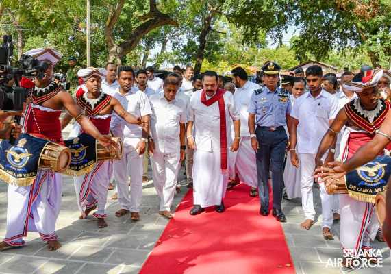 SLAF
CONTRIBUTES TO THE 'GOLDEN GATE' PROJECT ENHANCING PILGRIM ACCESS TO
RUHUNU KATARAGAMA MAHA DEVALAYA