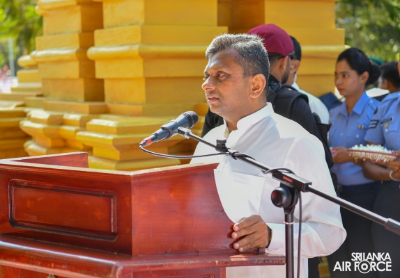 SLAF
CONTRIBUTES TO THE 'GOLDEN GATE' PROJECT ENHANCING PILGRIM ACCESS TO
RUHUNU KATARAGAMA MAHA DEVALAYA