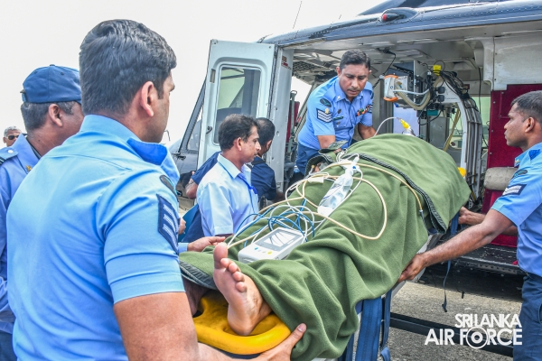A
SIMULATION EXERCISE OF AN AEROMEDICAL EVACUATION AND TRANSPORTATION OF A
CRITICALLY ILL PATIENT
