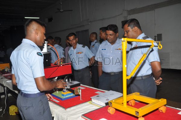 145 වෙනි සහ 147
වෙනි සාමාන්ය යාන්ත්රික ඉංජිනේරු ශිල්පී මූලික වෘත්තීය පුහුණු පාඨමාලාව
සාර්ථකව අවසන් වෙයි...