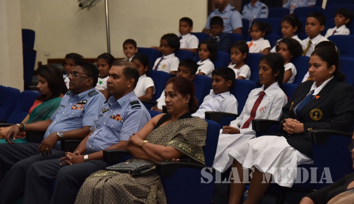 Gifts for students who performed well at grade 5 scholarship