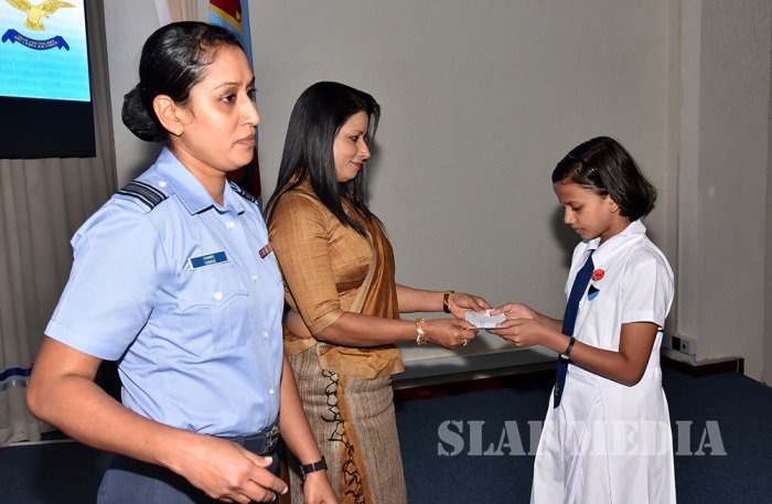 Gifts for Students Who Performed Well at the Grade 5 Examinations 2016