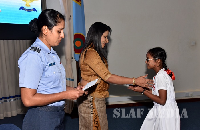 Gifts for Students Who Performed Well at the Grade 5 Examinations 2016