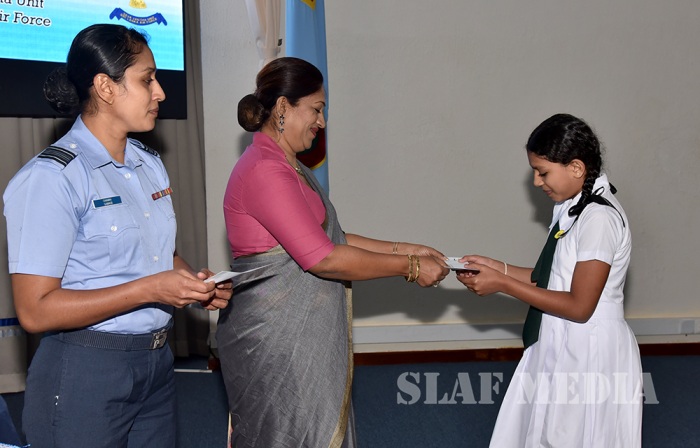 Gifts for Students Who Performed Well at the Grade 5 Examinations 2016