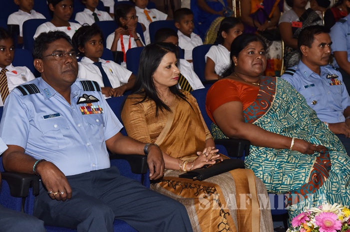 Gifts for Students Who Performed Well at the Grade 5 Examinations 2016