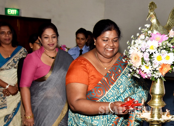 Gifts for Students Who Performed Well at the Grade 5 Examinations 2016