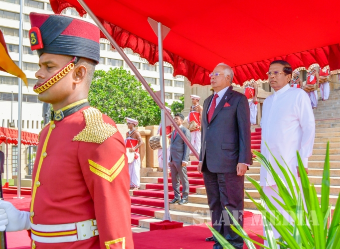 The Prime Minister of Malaysia Accorded a Guard of Honour by SLAF