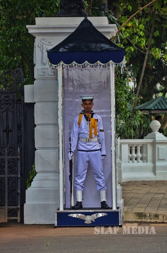 SLAF Takes Over Ceramonial Duties at President's House