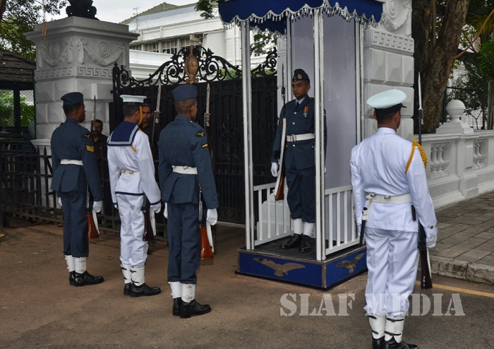 SLAF Takes Over Ceramonial Duties at President's House