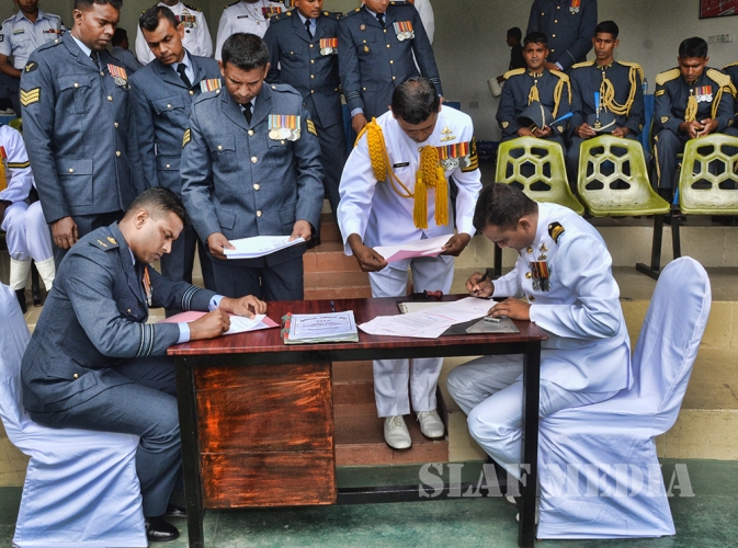 SLAF Takes Over Ceramonial Duties at President's House