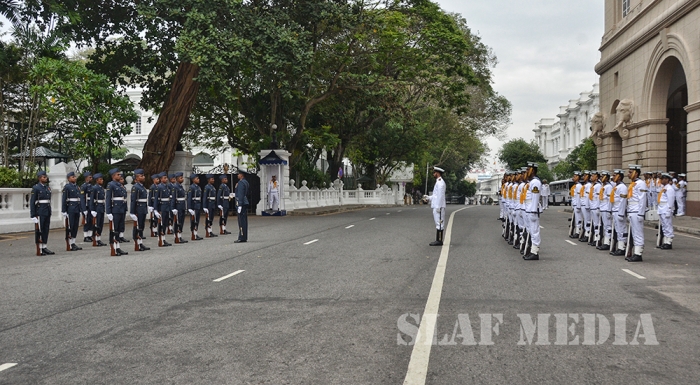 SLAF Takes Over Ceramonial Duties at President's House