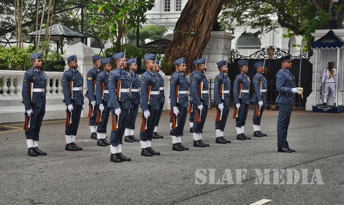 SLAF Takes Over Ceramonial Duties at President's House