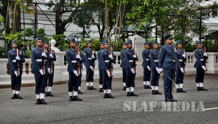 SLAF Takes Over Ceramonial Duties at President's House