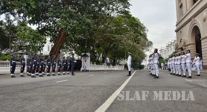 SLAF Takes Over Ceramonial Duties at President's House