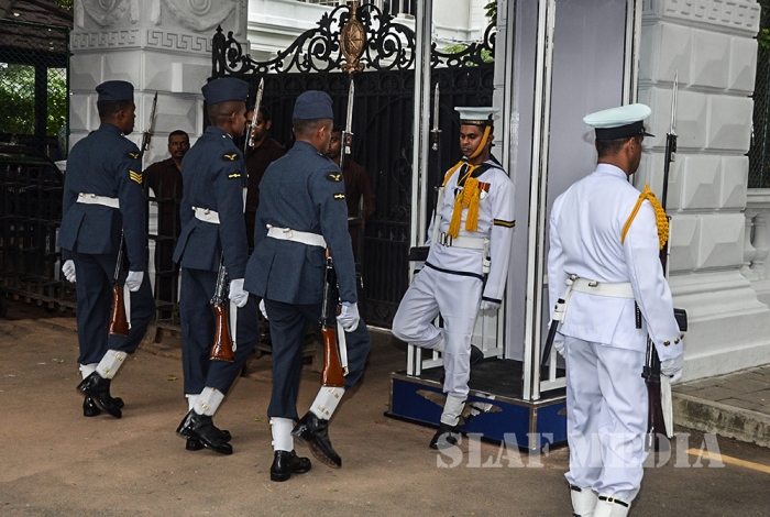 SLAF Takes Over Ceramonial Duties at President's House