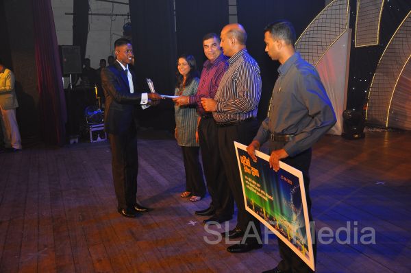 “Guwan Prathiba Praba” 2013 Unleashes Exceptional SLAF Talent