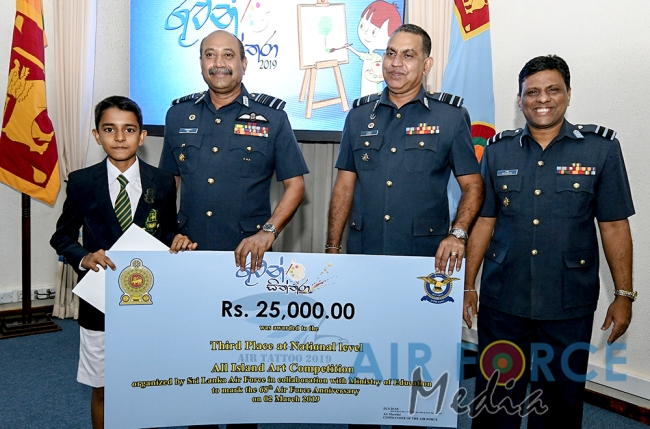 Prizes and a Helicopter Ride for Winners of the “Guwan Siththara” all Island Art Competition