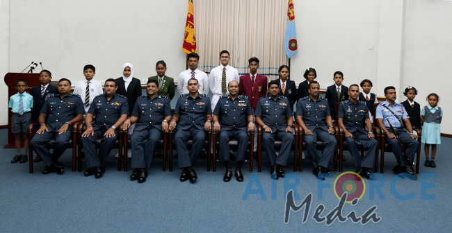 Prizes and a Helicopter Ride for Winners of the “Guwan Siththara” all Island Art Competition