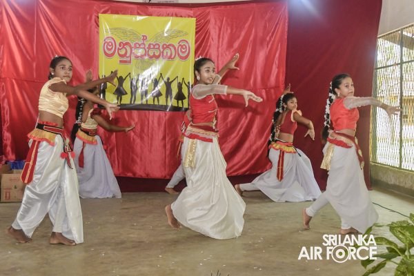 SLAF SEVA VANITHA UNIT EXTENDS HELPING HANDS TO THE KARAVILAYAYA MAHA VIDYALAYA - EMBILIPITIYA